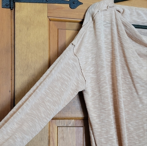 EASEL Raw Seam Oversized Sweater - Picture 2 of 7